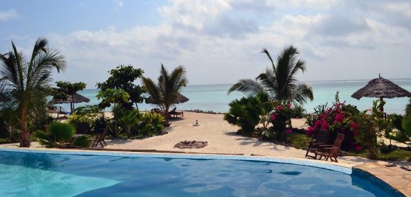 The-Zanzibari-Beach-Resort-infinity-swimming-pool